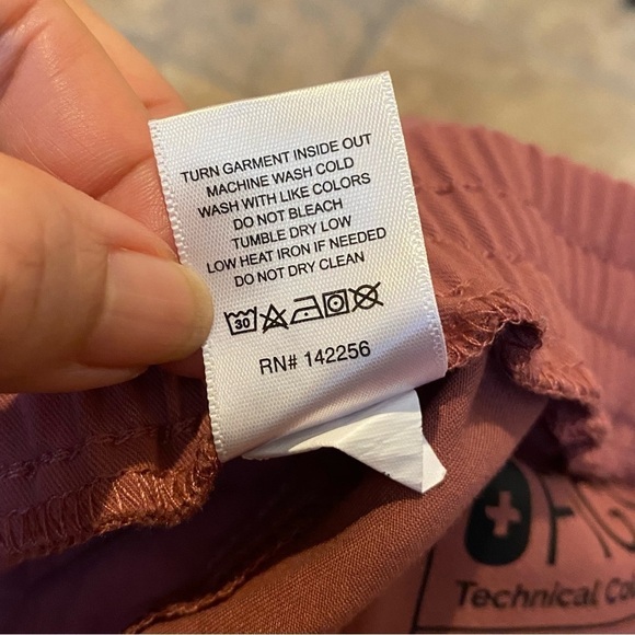 FIGS Women Light Mauve Technical Collection Scrub Pants Size Large-Been Hemmed - Picture 8 of 8